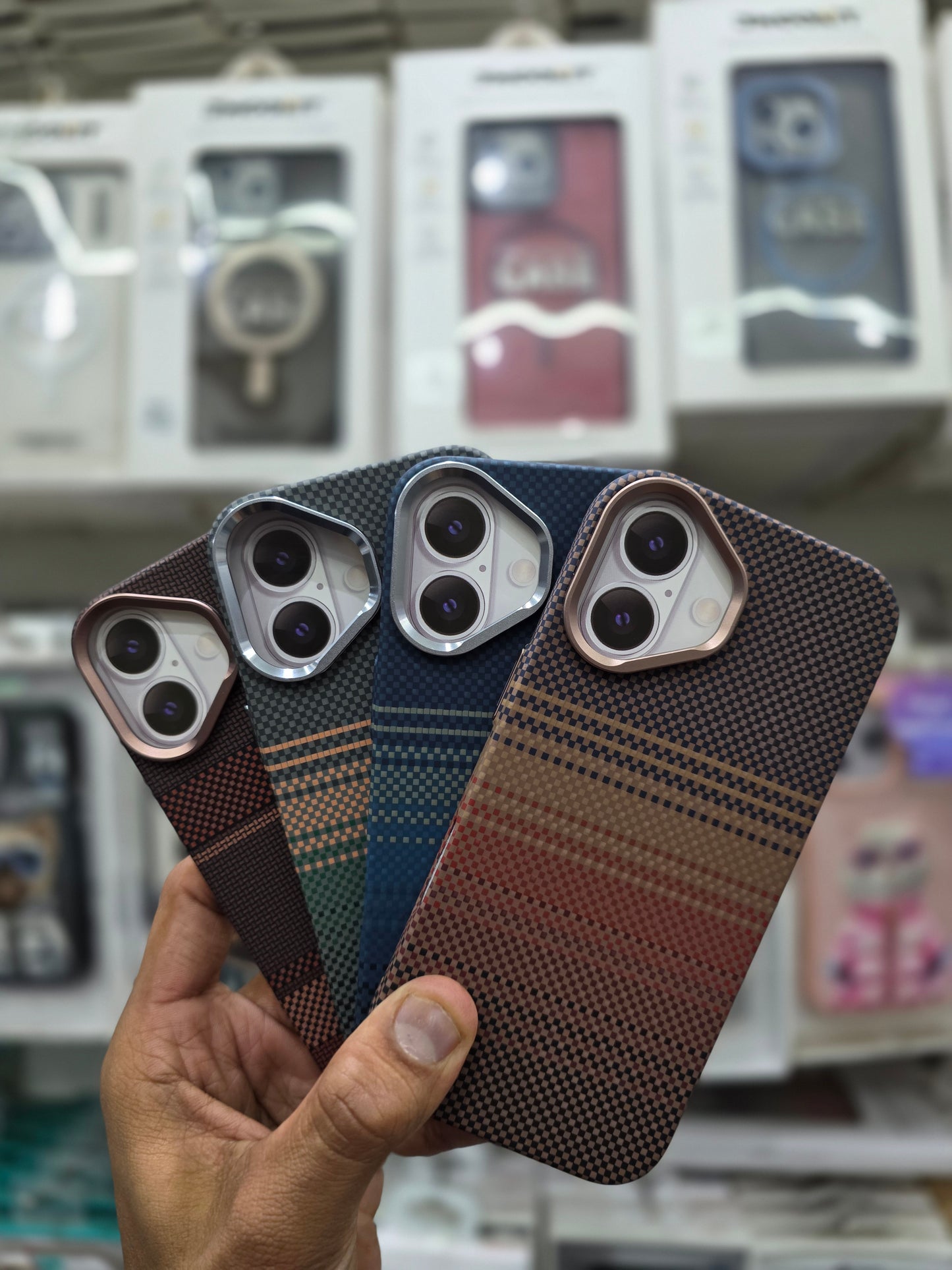 Luxo Carbon Fiber Magsafe Case - iPhone 17