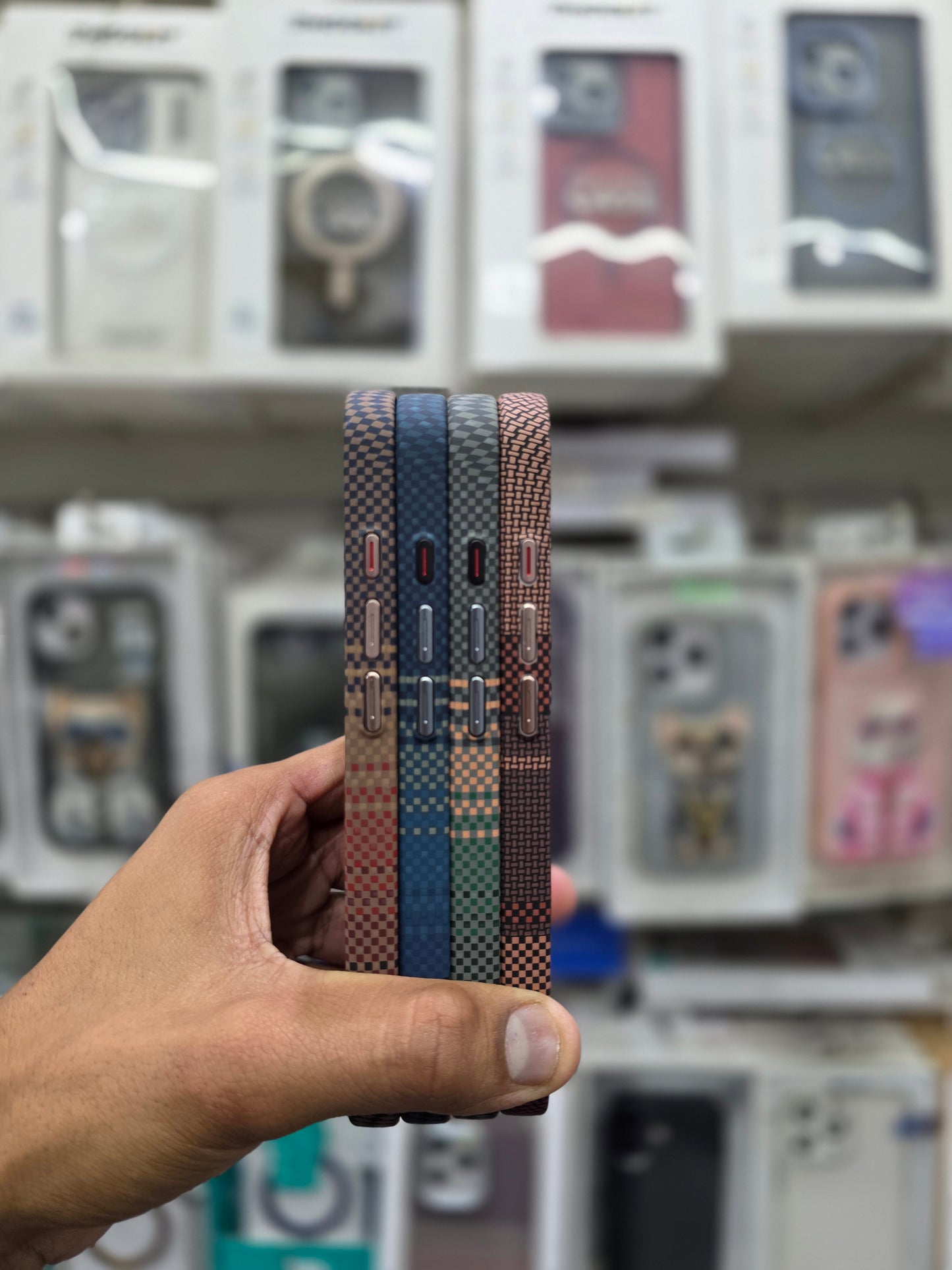 Luxo Carbon Fiber Magsafe Case - iPhone 17