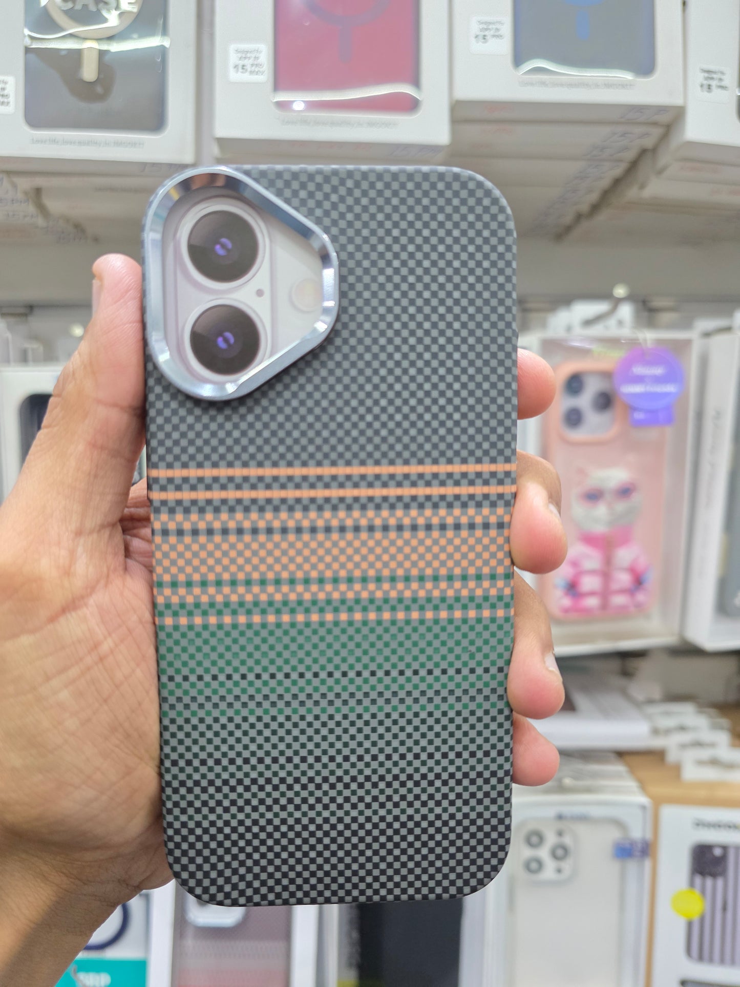 Luxo Carbon Fiber Magsafe Case - iPhone 17
