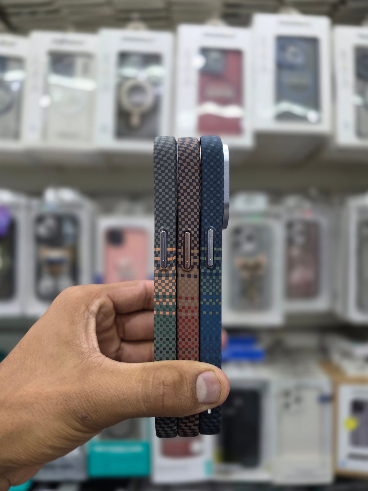 Luxo Carbon Fiber Magsafe Case - iPhone 14 Pro Max
