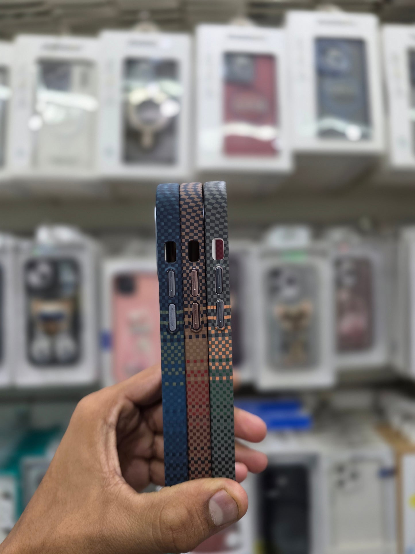 Luxo Carbon Fiber Magsafe Case - iPhone 15 Pro Max