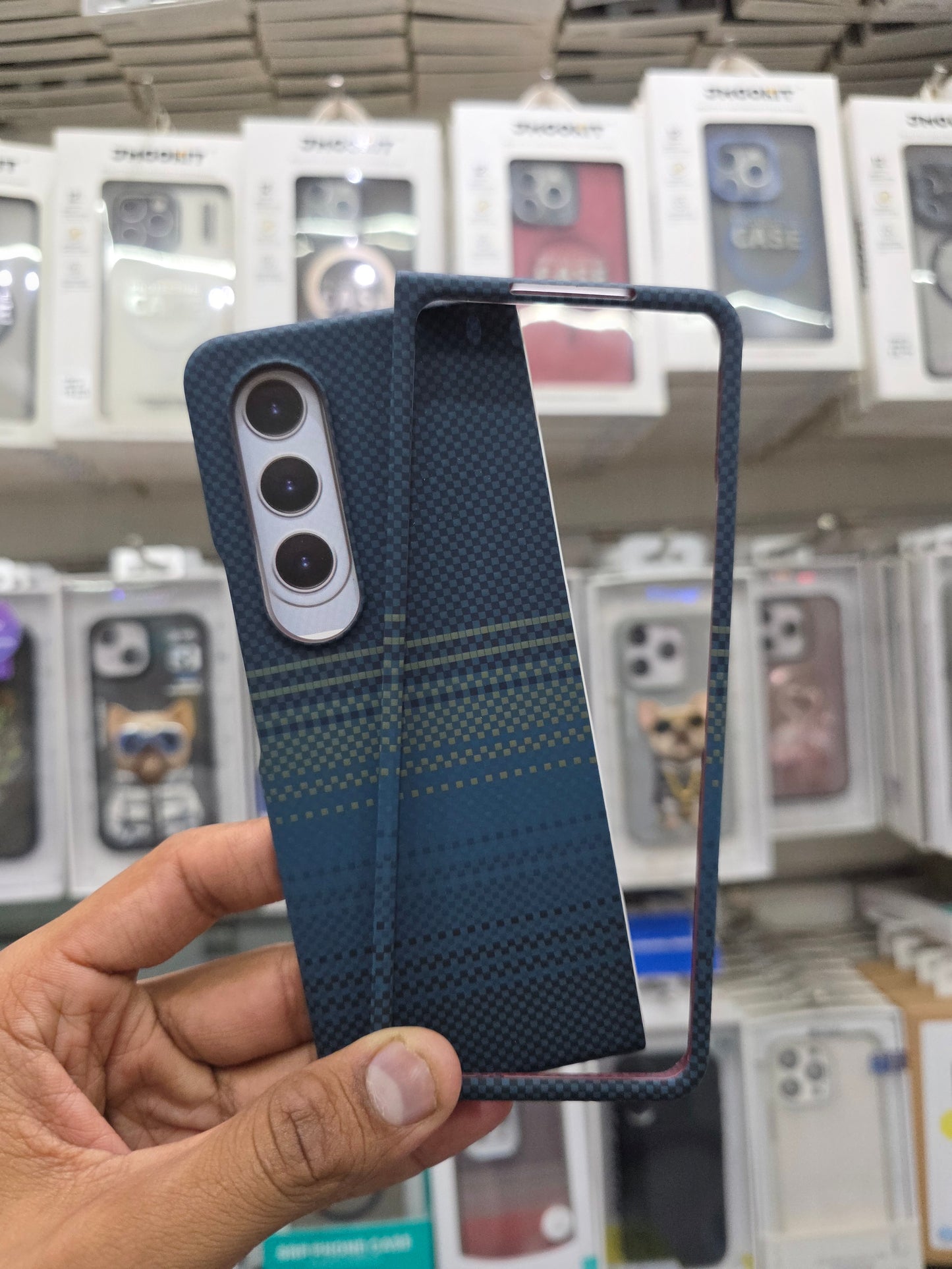 Luxo Carbon Fiber Magsafe Case - Samsung Z Fold 4