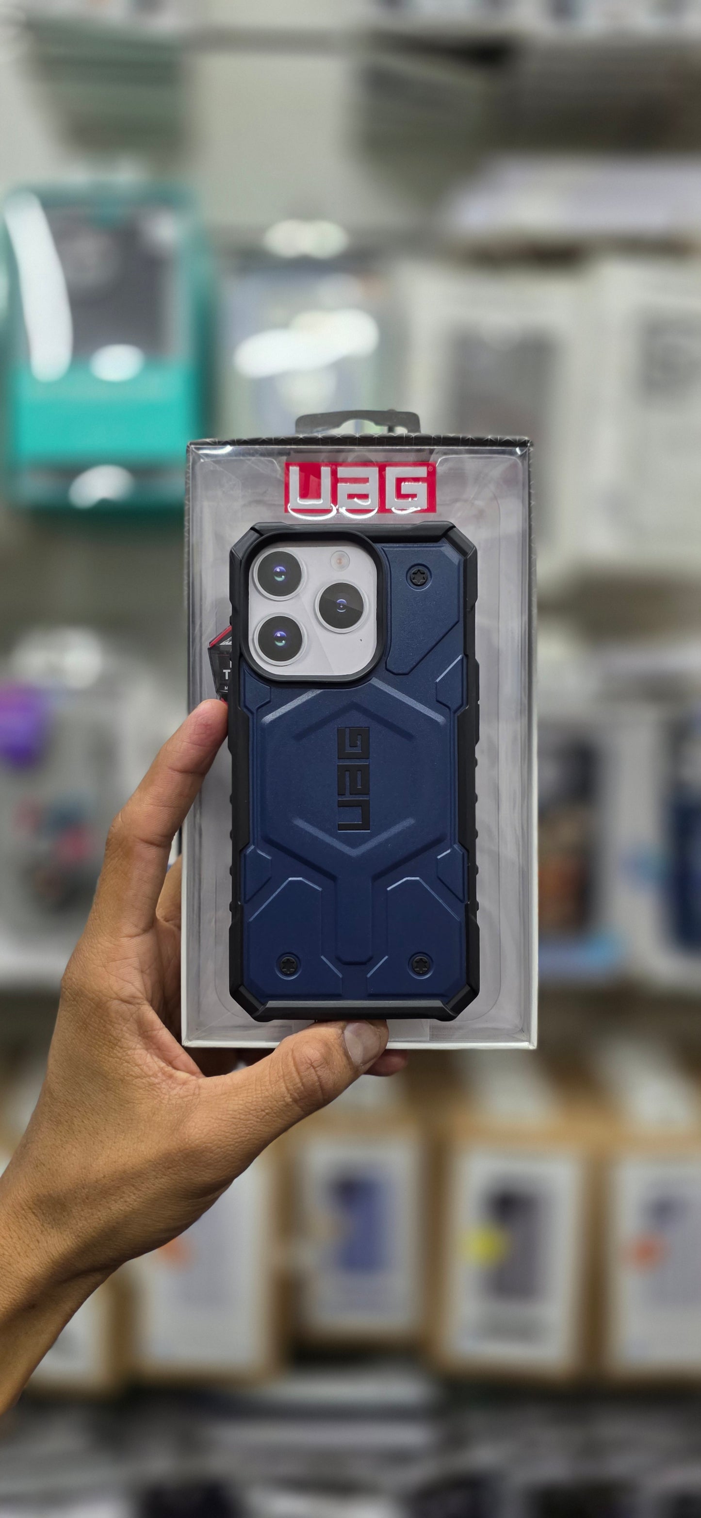UAG Pathfinder - iPhone 15