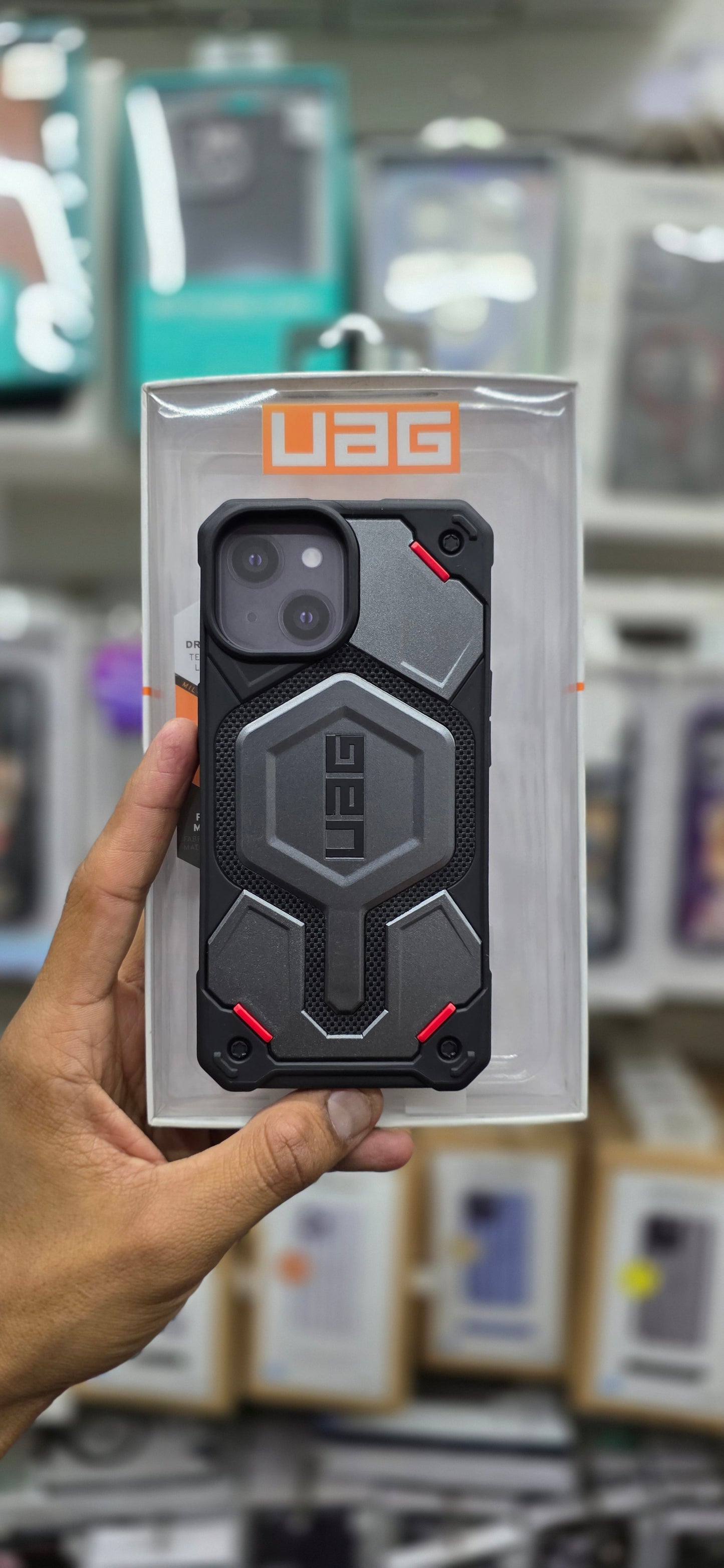 UAG Monarch Pro - iPhone 15 Pro