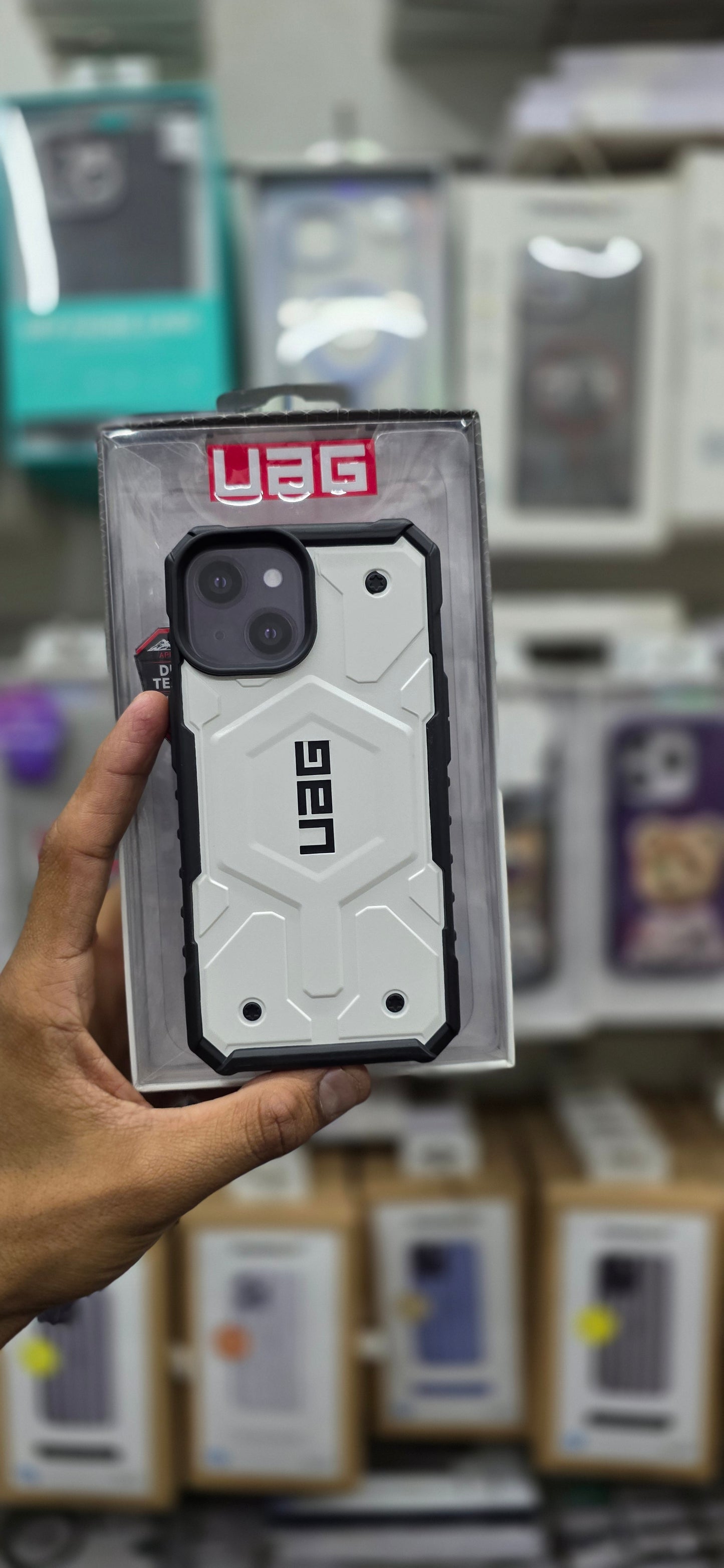 UAG Pathfinder - iPhone 15 Pro Max