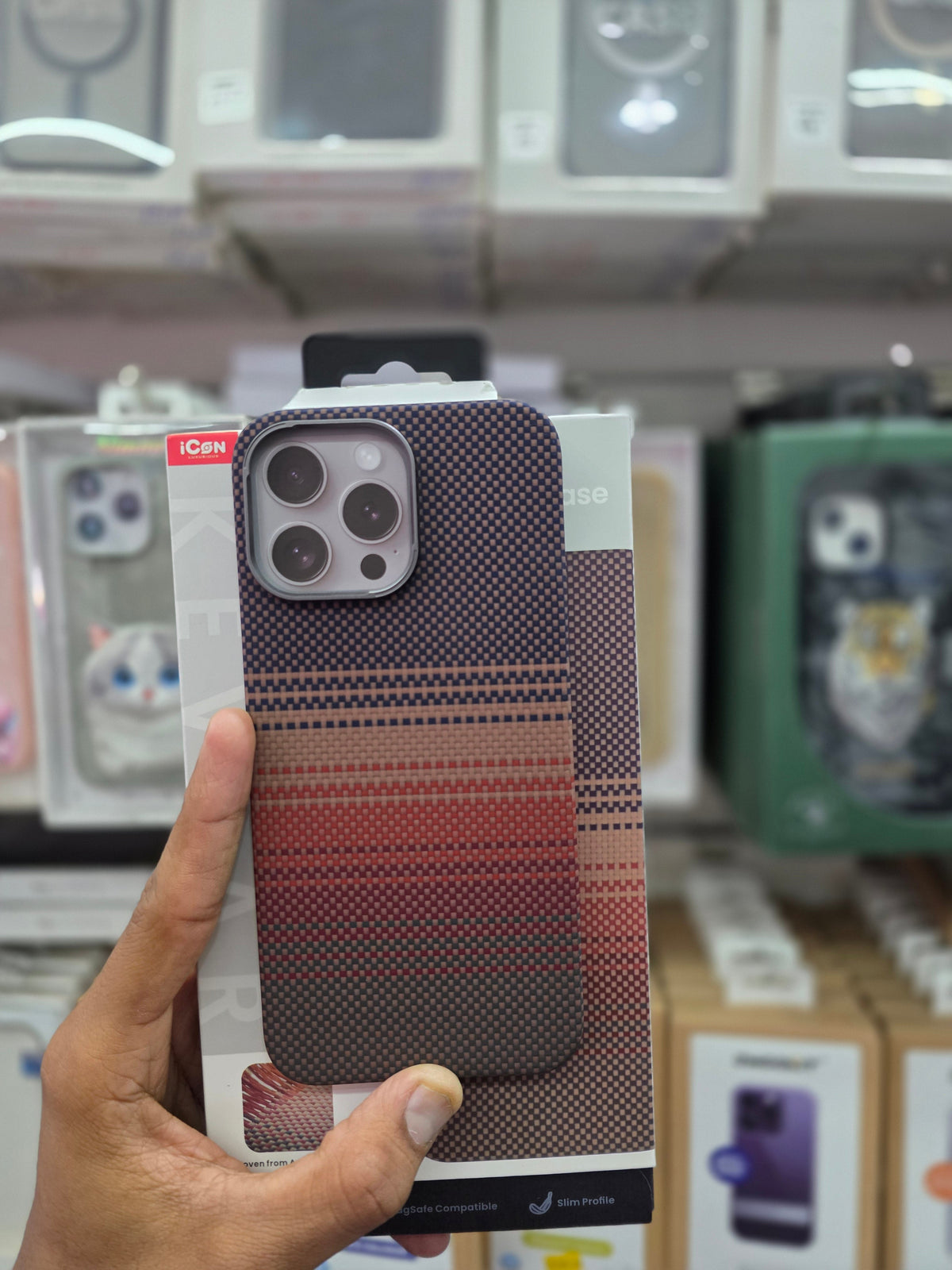 icon MagSafe Kevlar Carbon Fiber Texture - iPhone 15 Pro Back Cover