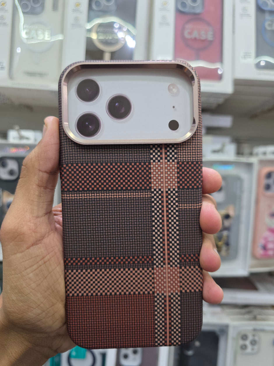 Luxo Carbon Fiber Magsafe Case - iPhone 17 Pro Back Cover