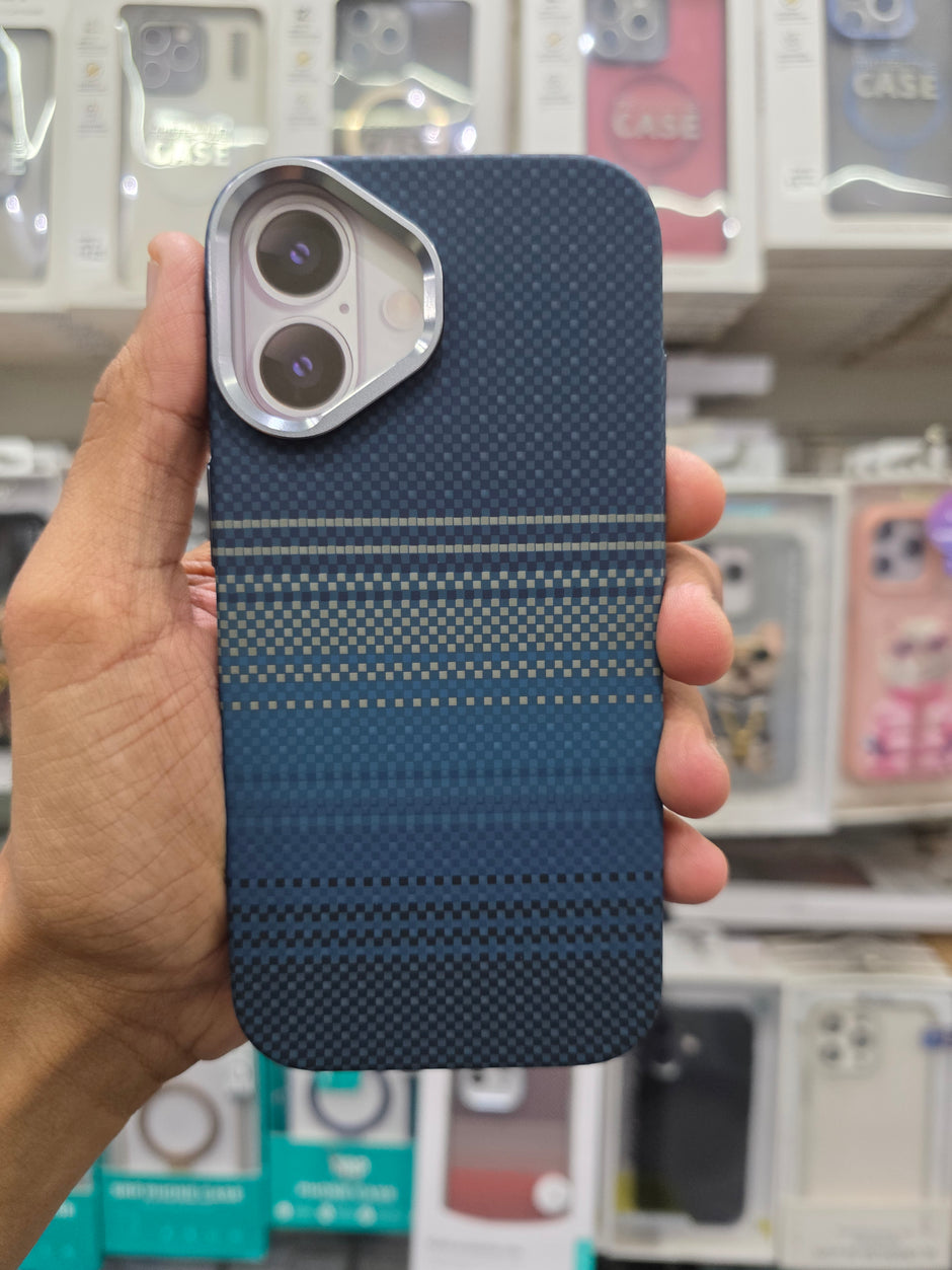 Luxo Carbon Fiber Magsafe Case - iPhone 17 Back Cover