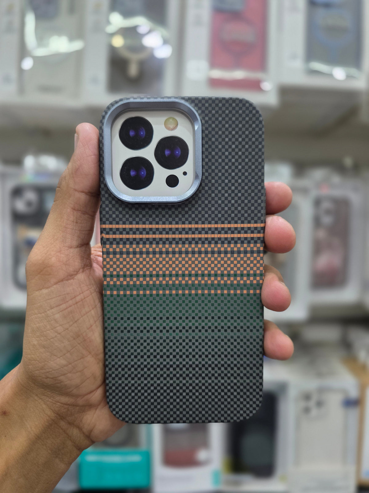 Luxo Carbon Fiber Magsafe Case - iPhone 15 Pro Back Cover