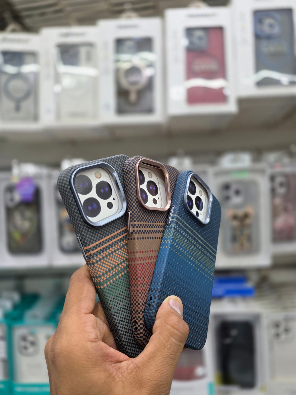 Luxo Carbon Fiber Magsafe Case - iPhone 15 Pro Back Cover