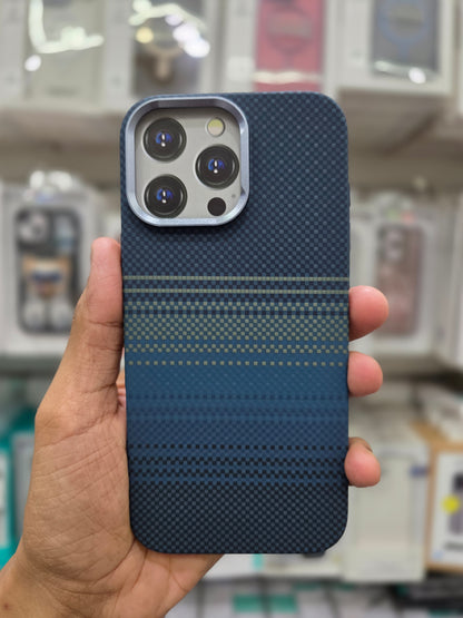 Luxo Carbon Fiber Magsafe Case - iPhone 16 Pro
