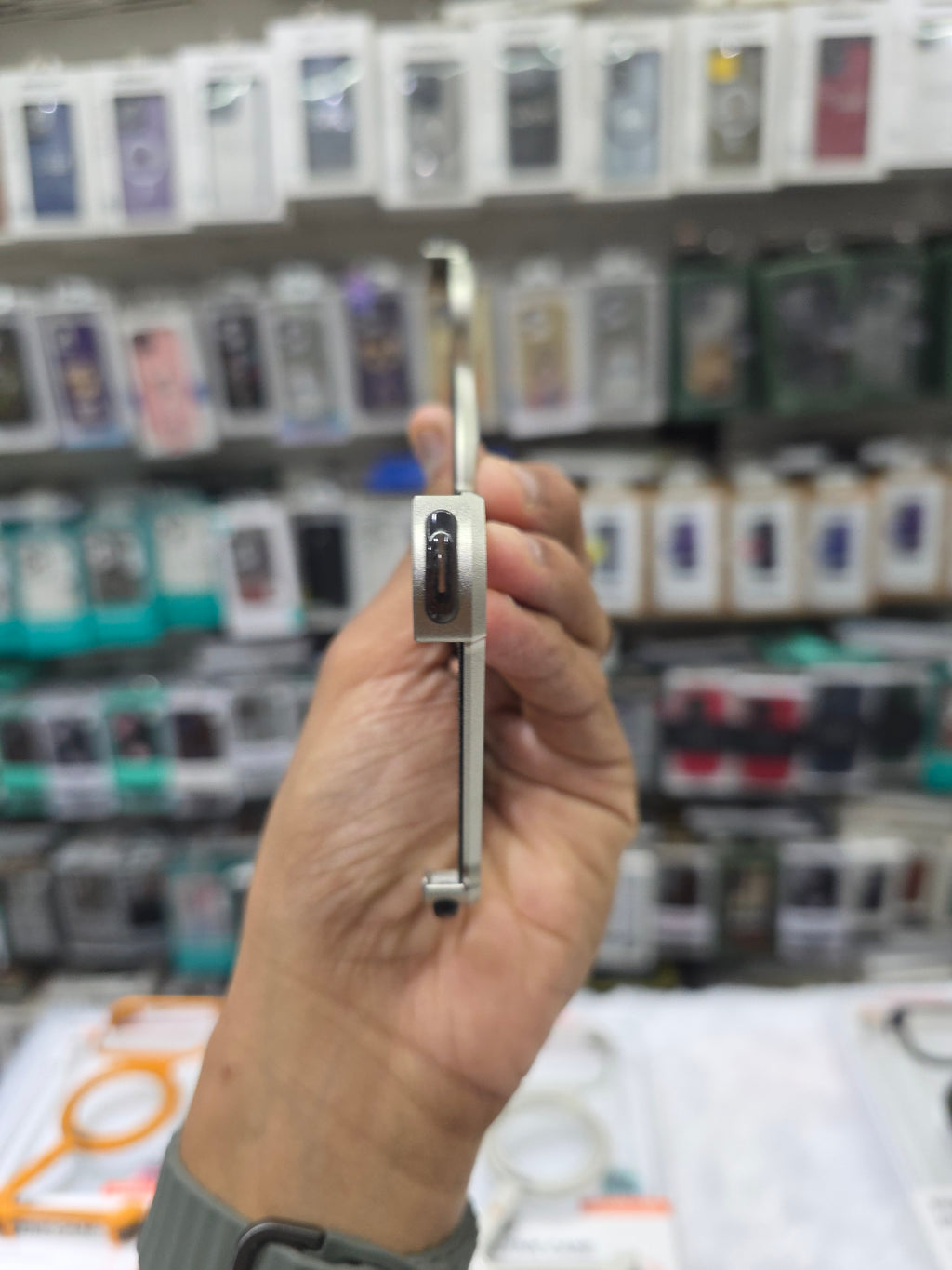 Sleek Z-Shaped Metal Case with 360° Rotating Ring Stand for iPhone 17 Pro