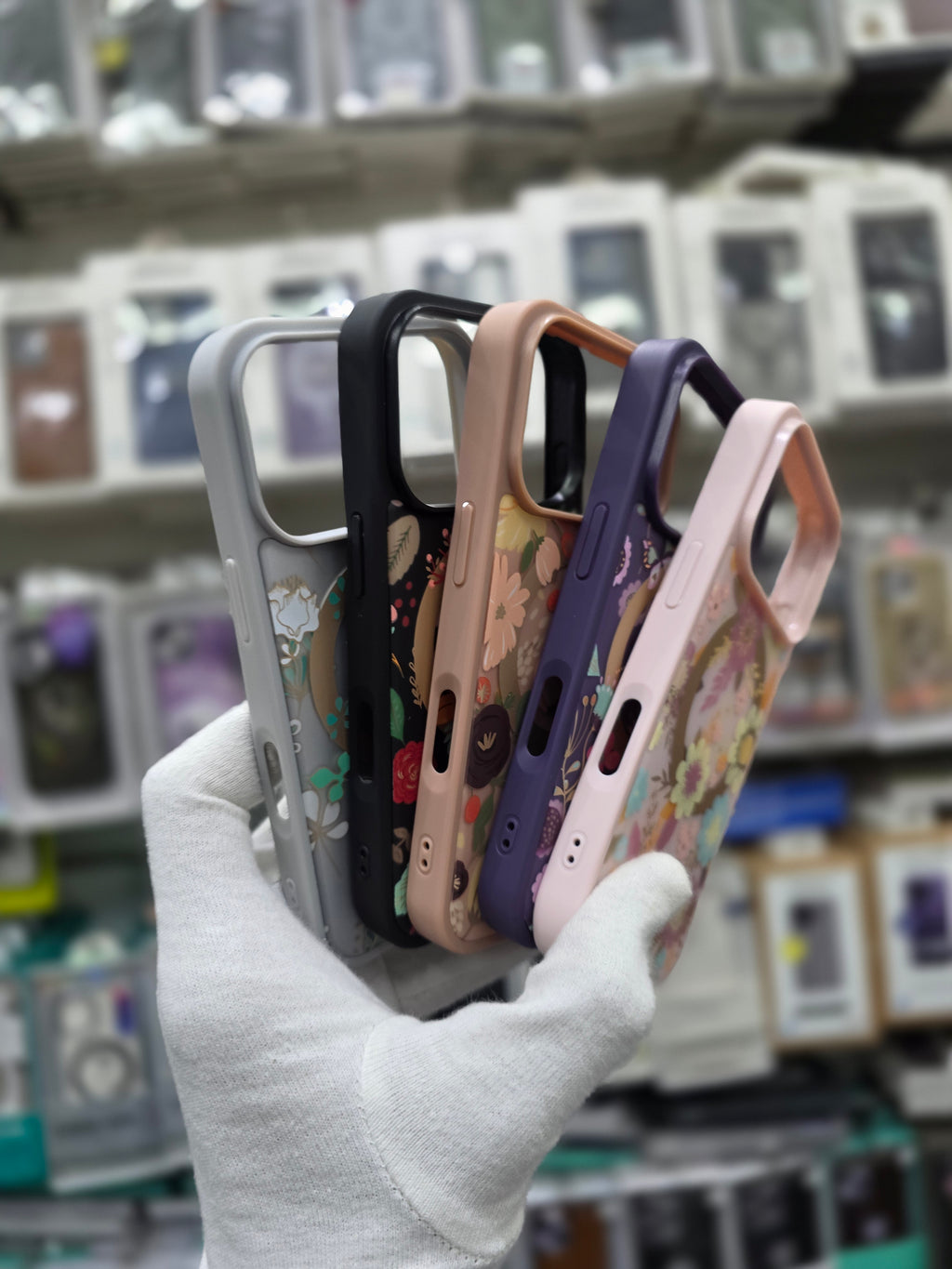 Kutis Floral Printed Shockproof MagSafe Case - iPhone 17 Pro Max Back Cover