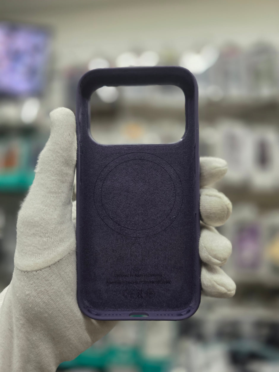 Silicone Case With Magsafe - iPhone 17 Pro Back Cover