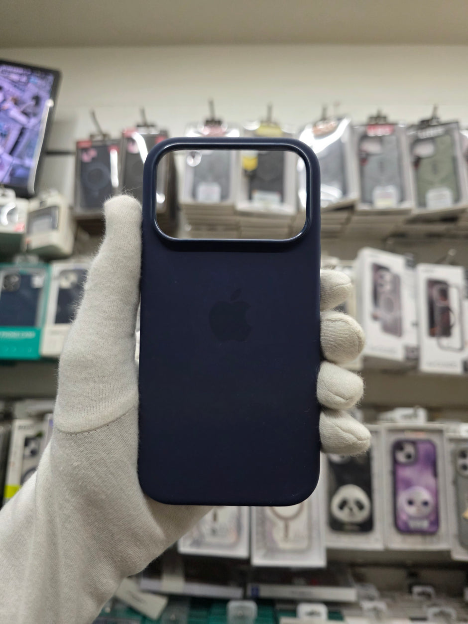 Silicone Case With Magsafe - iPhone 17 Pro Max Back Cover