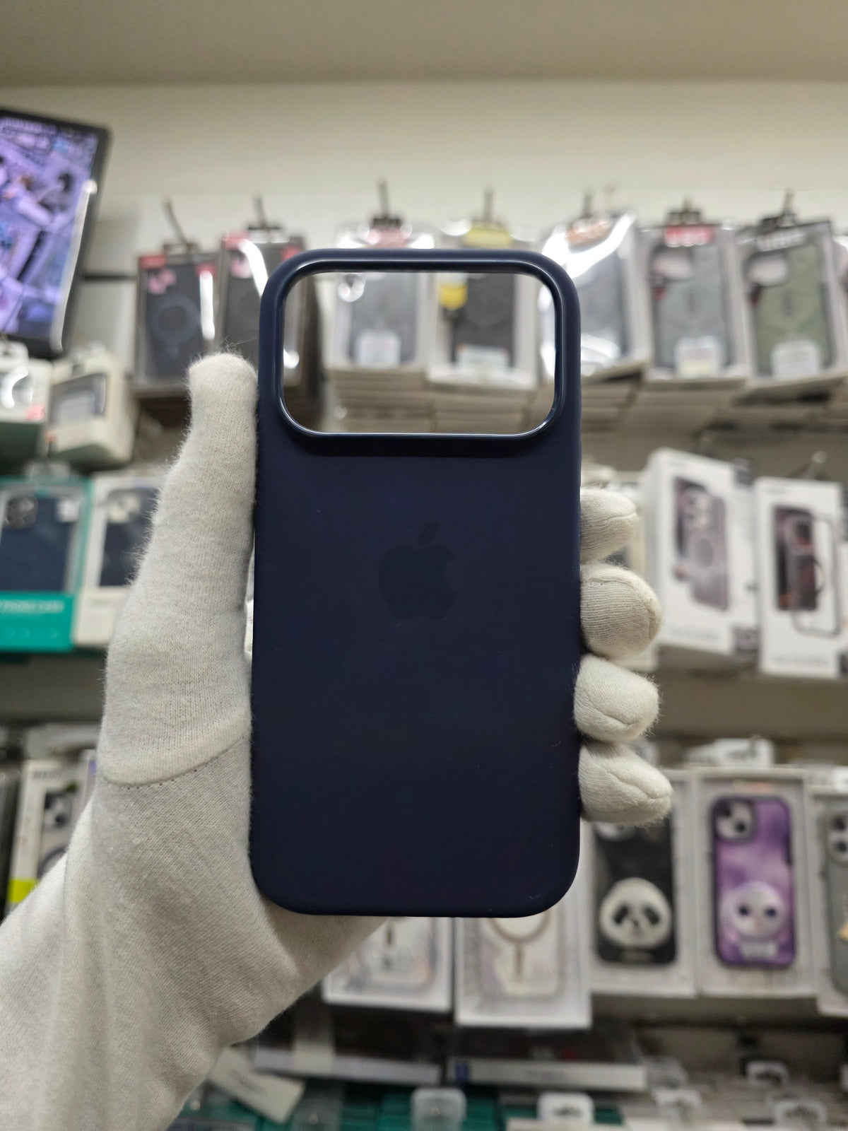 Silicone Case With Magsafe - iPhone 17 Pro Back Cover
