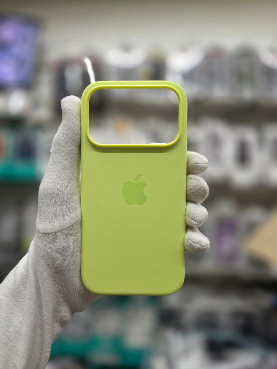 Silicone Case With Magsafe - iPhone 17 Pro Back Cover