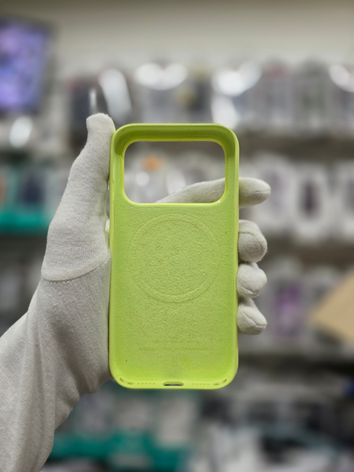 Silicone Case With Magsafe - iPhone 17 Pro Back Cover