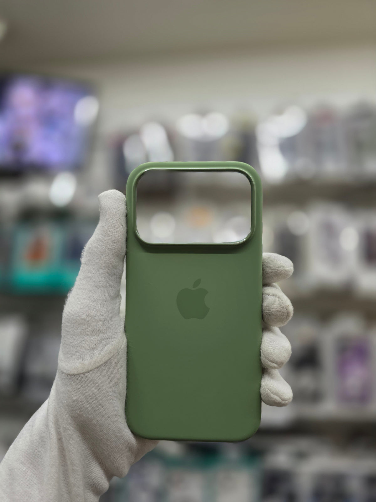 Silicone Case With Magsafe - iPhone 17 Pro Back Cover