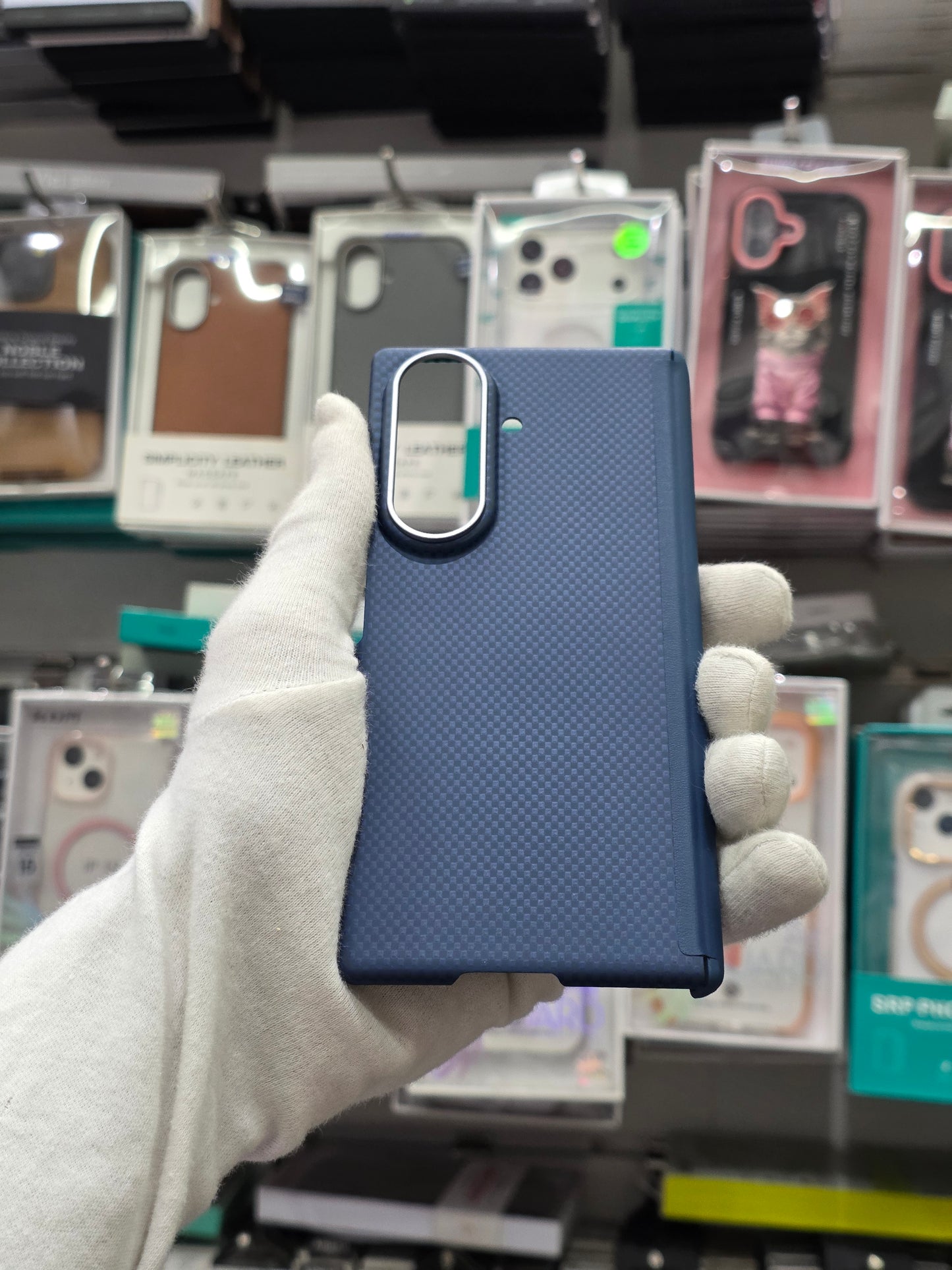 X-Level Mars Carbon Fiber Textute Magnet Samsung Fold 8 Ultra Cover