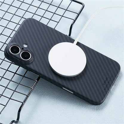 X-LEVEL Magnetic Carbon Fiber Texture Case - iPhone 16