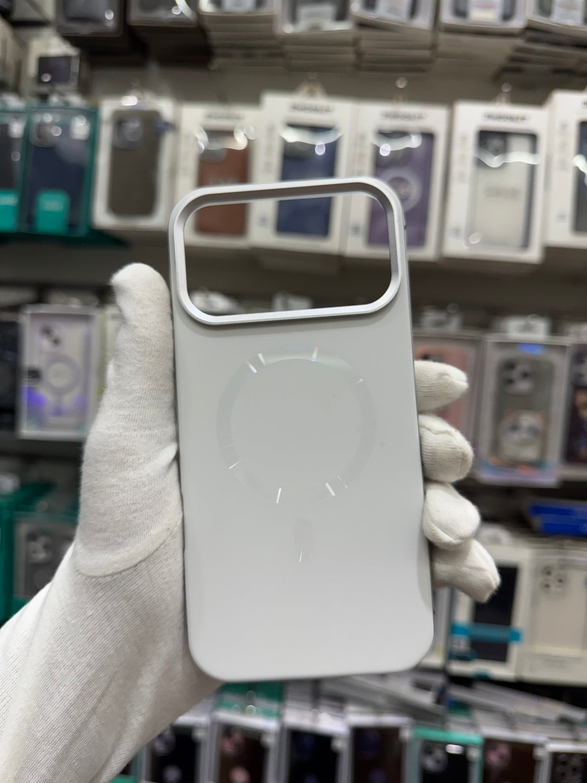 NY Metallic MagSafe Case - iPhone 17 Pro Back Cover