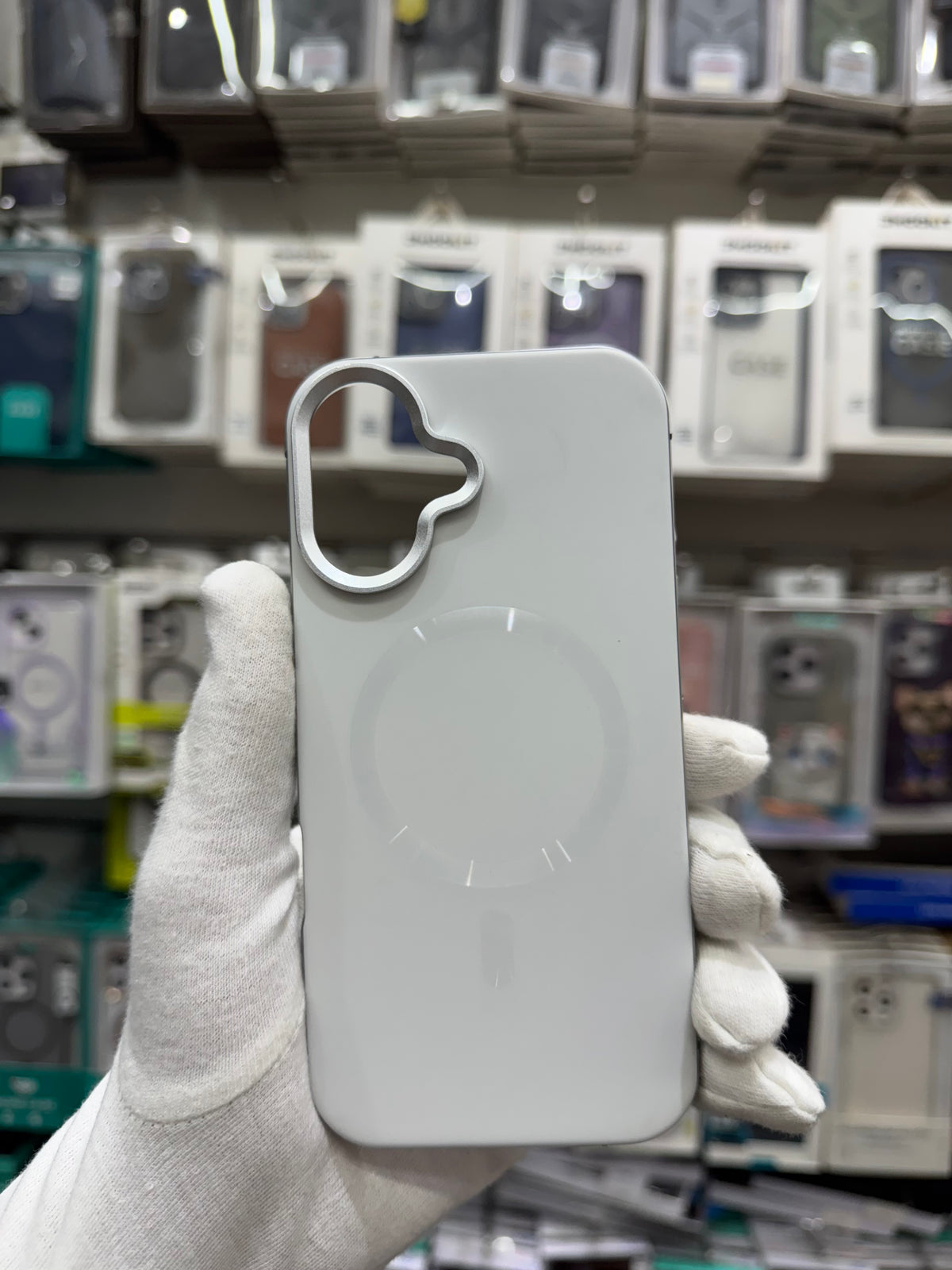 NY Metallic MagSafe Case - iPhone 17 Back Cover