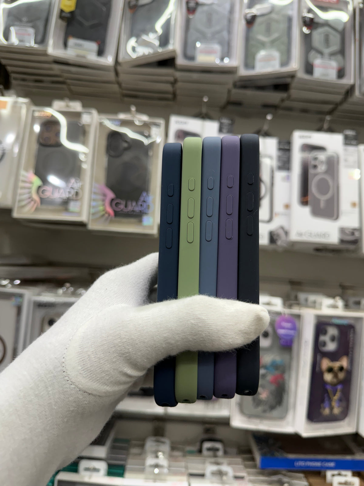 Silicone Case With Magsafe - iPhone 17 Back Cover
