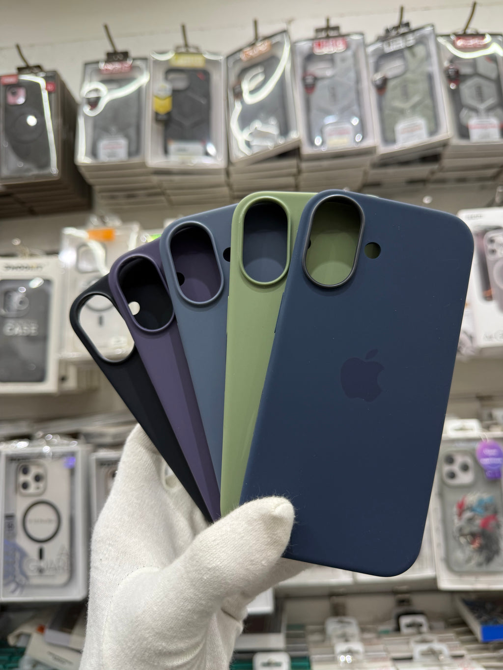 Silicone Case With Magsafe - iPhone 17 Back Cover