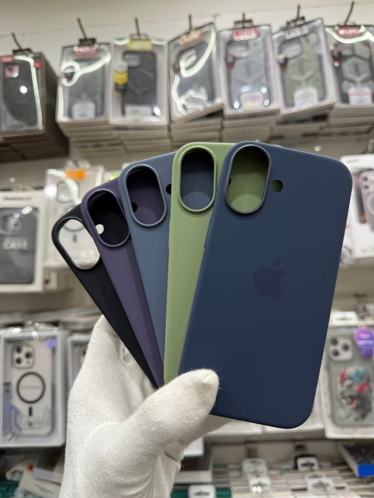 Silicone Case With Magsafe - iPhone 17 Back Cover
