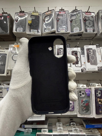 Silicone Case With Magsafe - iPhone 17