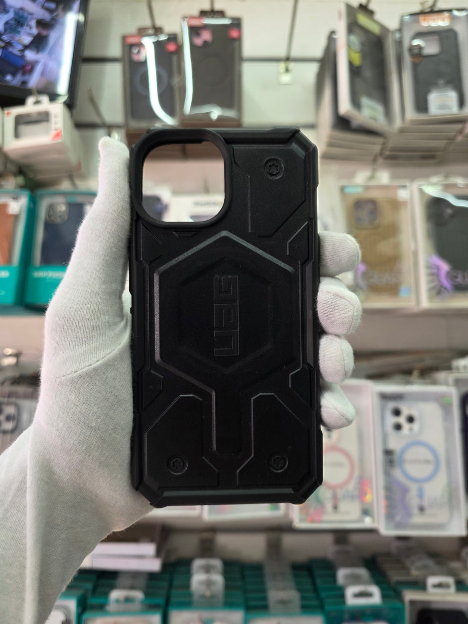 UAG Pathfinder - iPhone 15 Back Cover