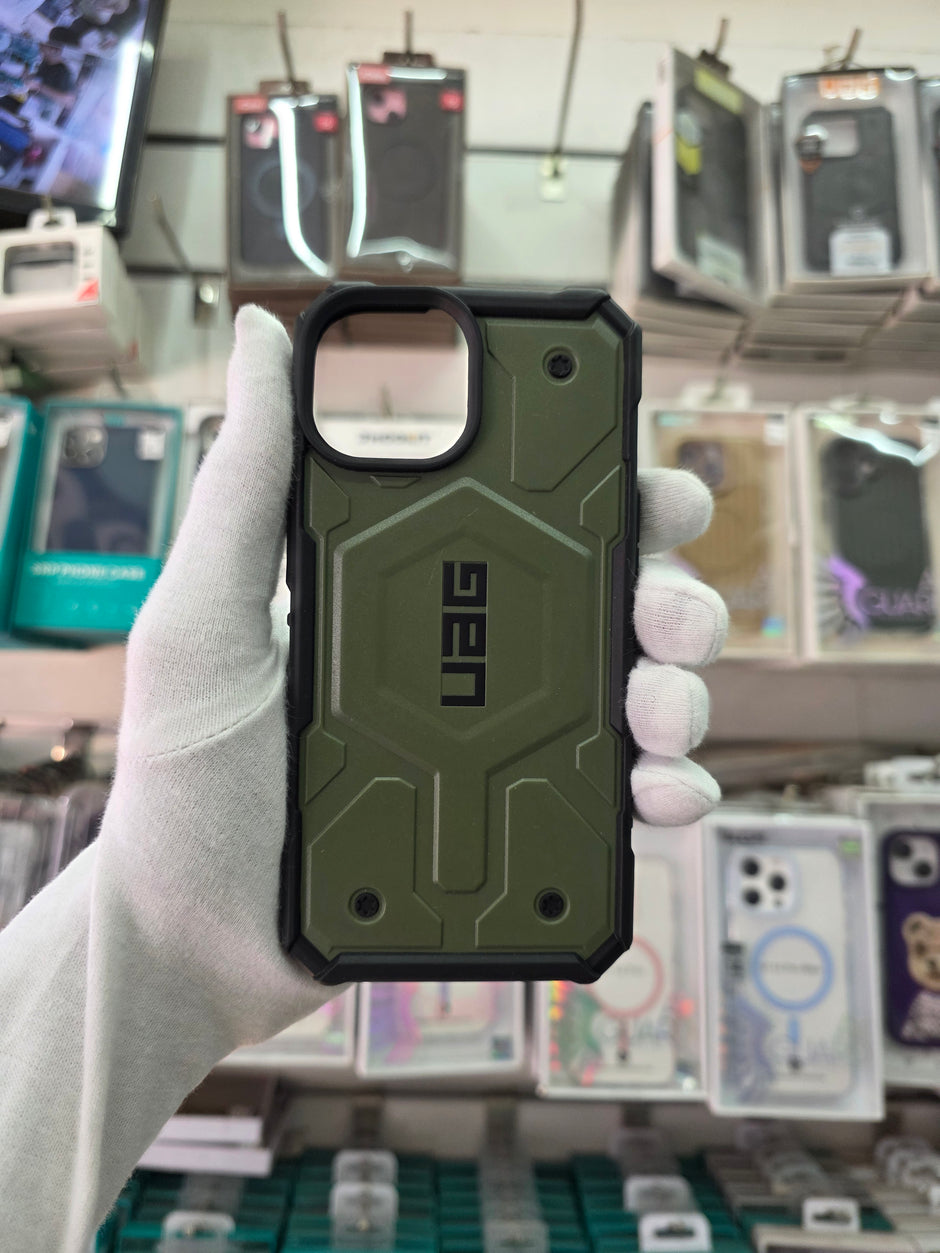 UAG Pathfinder - iPhone 15 Back Cover