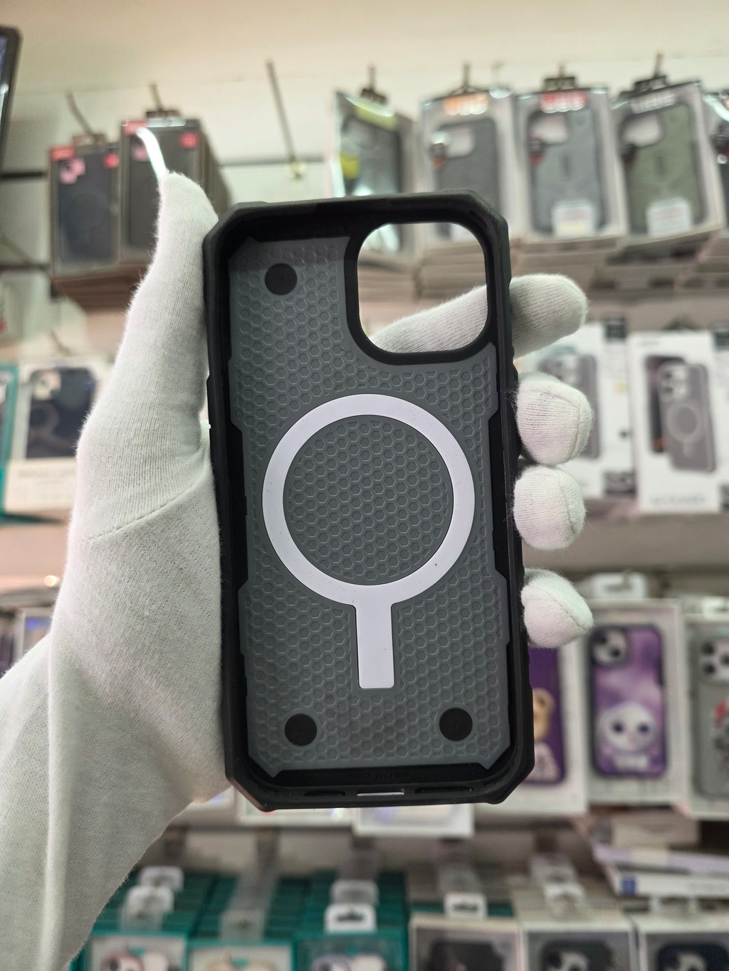 UAG Pathfinder - iPhone 15 Back Cover