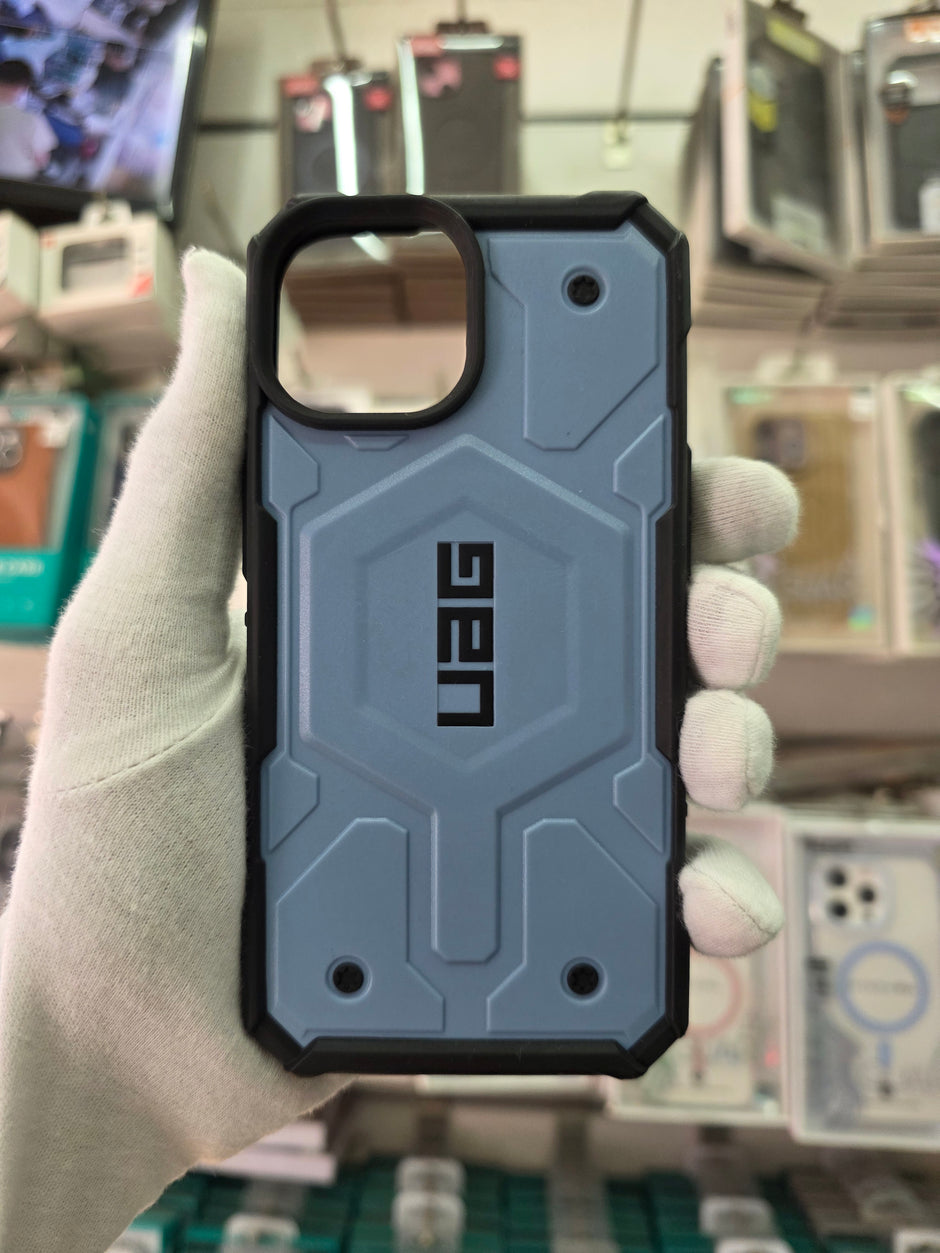 UAG Pathfinder - iPhone 15 Back Cover